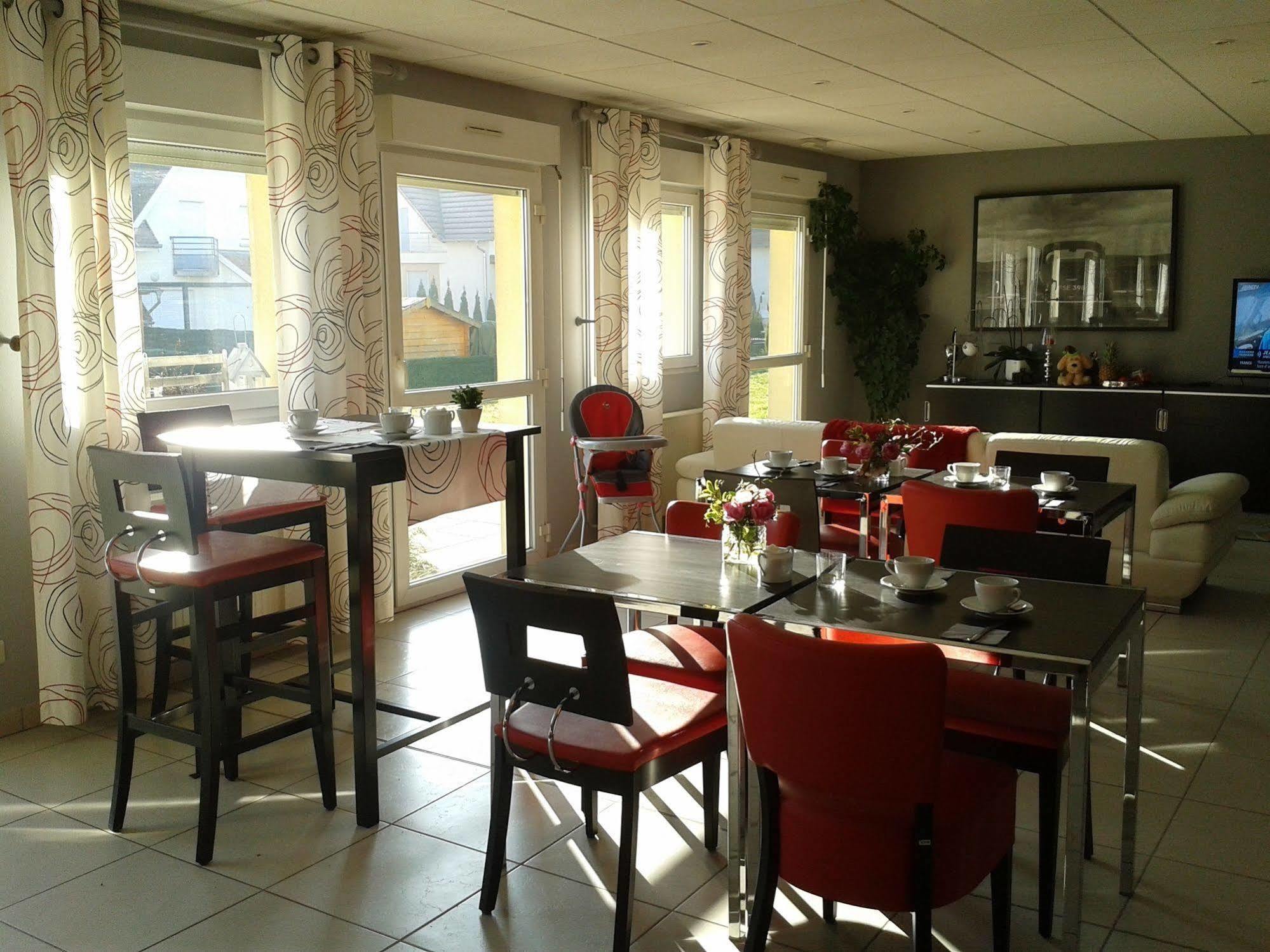 Hotel Des Bois Seltz ภายนอก รูปภาพ