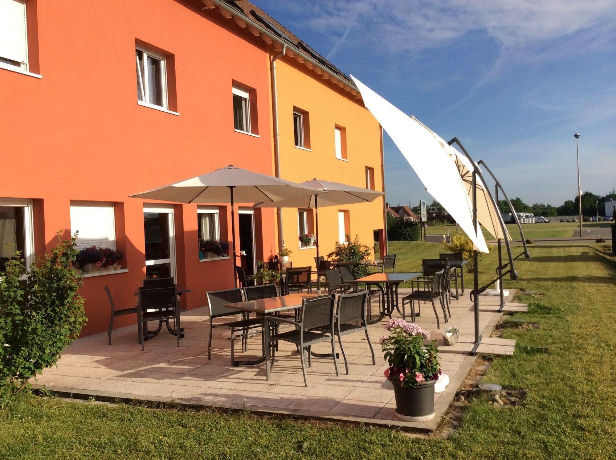 Hotel Des Bois Seltz ภายนอก รูปภาพ